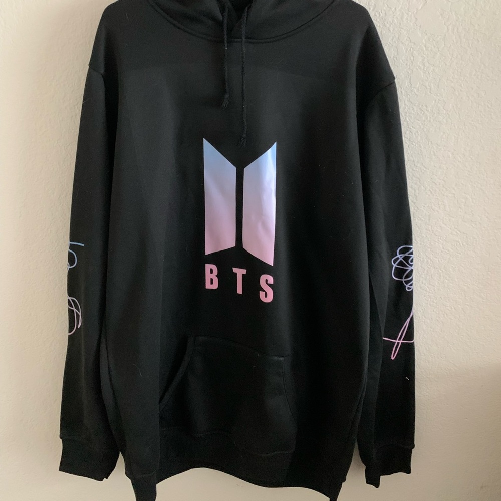 BTS group hoodie sweatshirt black size 2x, 4x.